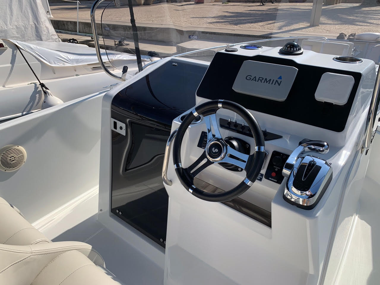 slider 1 Beneteau Flyer 7 SPACEdeck